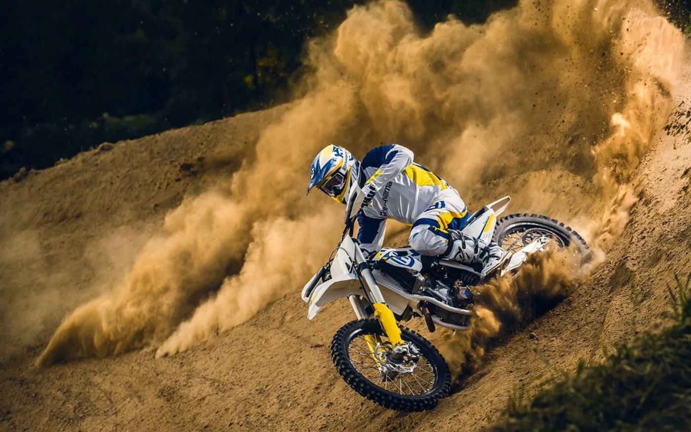 Motorcycle, scooter and ATV tyres with tarmac, mud and mixed-terrain tread patterns